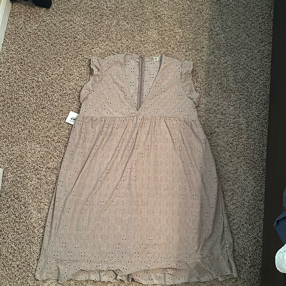 Beige Cap Sleeved Dress with Pockets Size 2XL